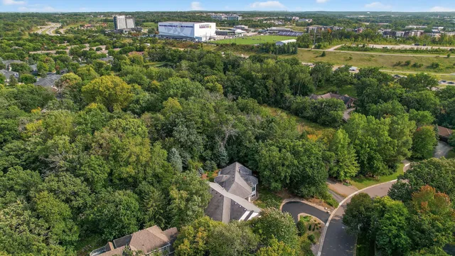 $1,050,000 | 2520 Arbor Court, Mendota Heights, MN 55120