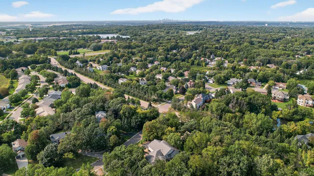 $1,050,000 | 2520 Arbor Court, Mendota Heights, MN 55120