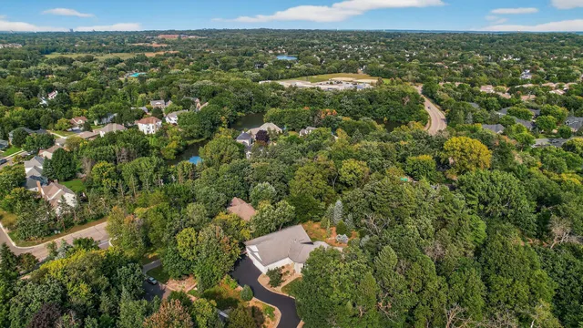 $1,050,000 | 2520 Arbor Court, Mendota Heights, MN 55120