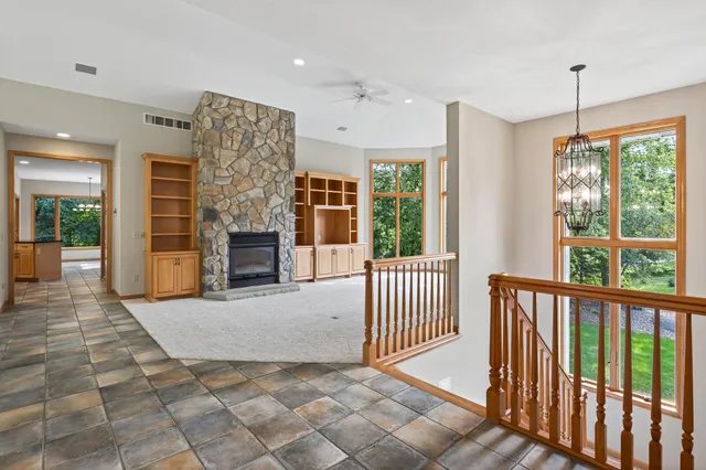 $1,050,000 | 2520 Arbor Court, Mendota Heights, MN 55120