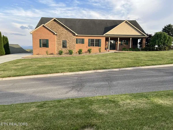 $970,000 | 127 Golf View Boulevard, Dandridge, TN 37725