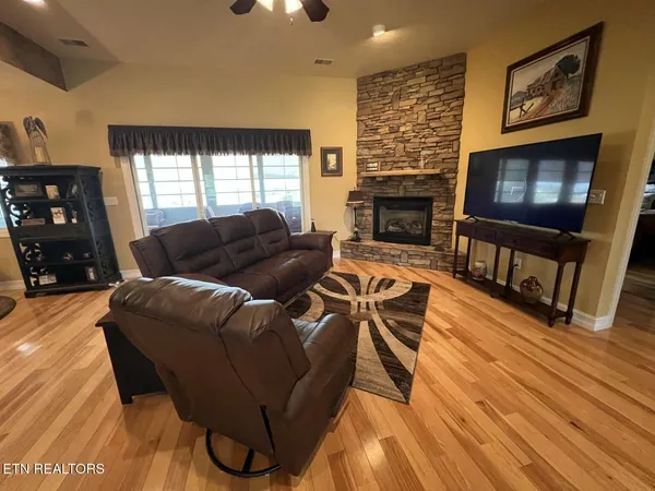 $970,000 | 127 Golf View Boulevard, Dandridge, TN 37725