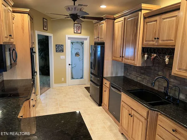 $970,000 | 127 Golf View Boulevard, Dandridge, TN 37725