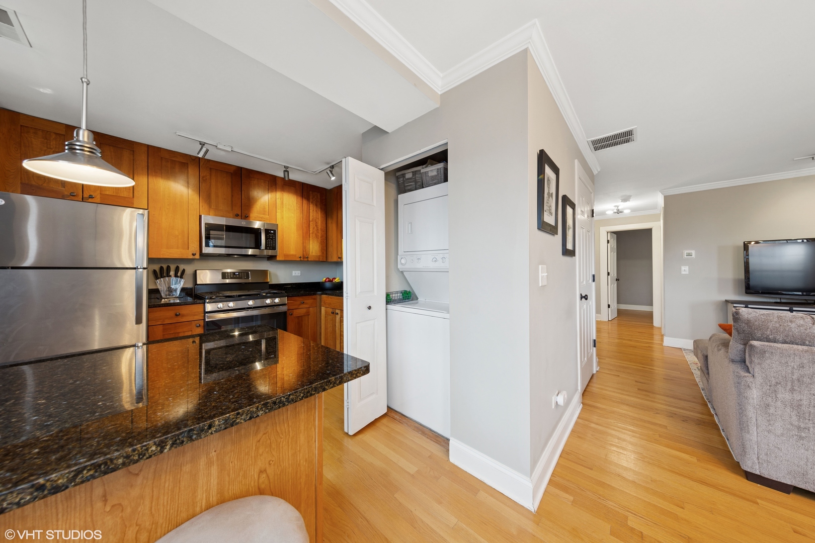 4144 North Sheridan Road, Unit 411 Chicago, IL 60613 - Photo 12 of 15