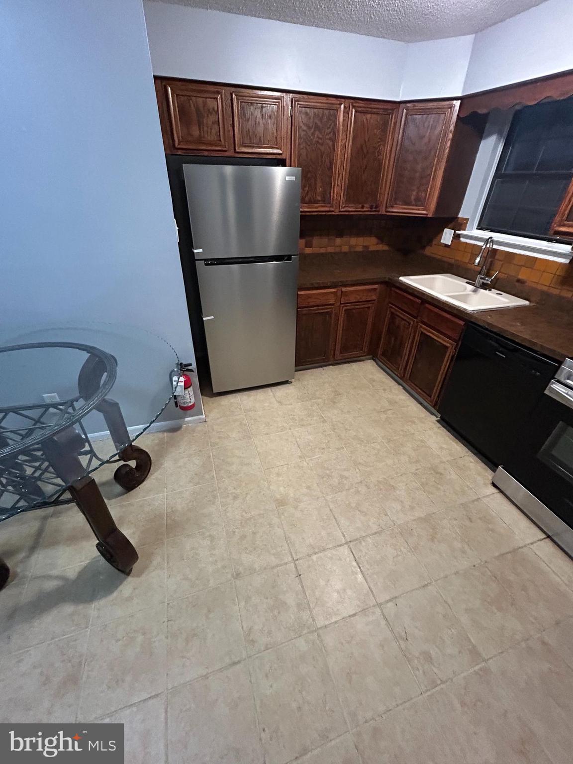 28 Deedre Lane Glassboro, NJ 08028 - Photo 3 of 12