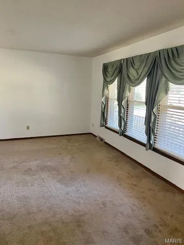 $215,000 | 1001 South 1 Mile Road, Dexter, MO 63841