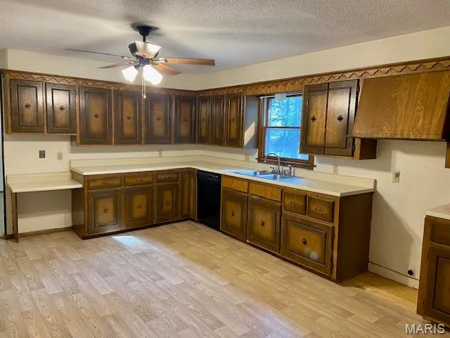 $215,000 | 1001 South 1 Mile Road, Dexter, MO 63841