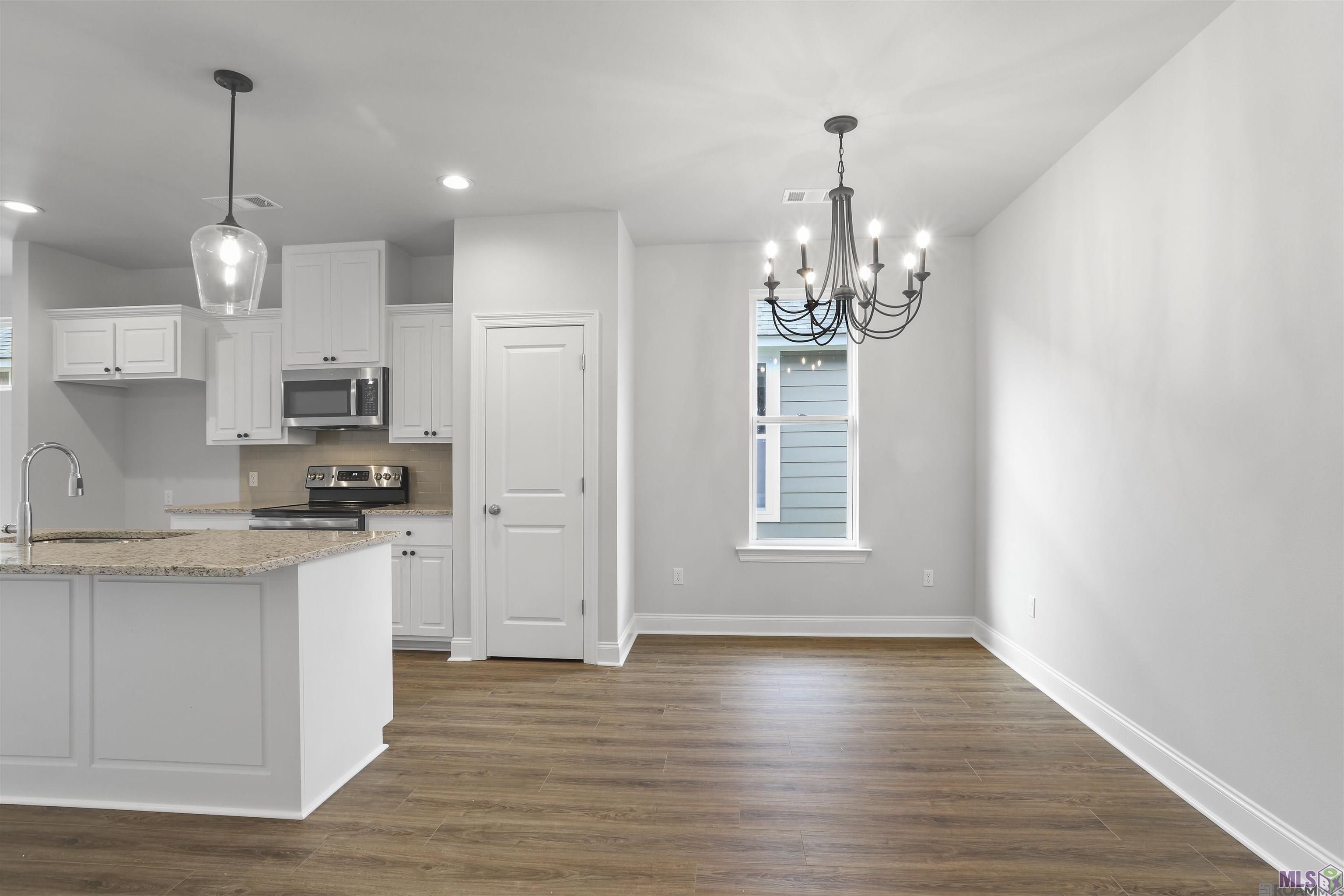 8722 Edgewater Drive Baton Rouge, LA 70820 - Photo 6 of 15 Dining room