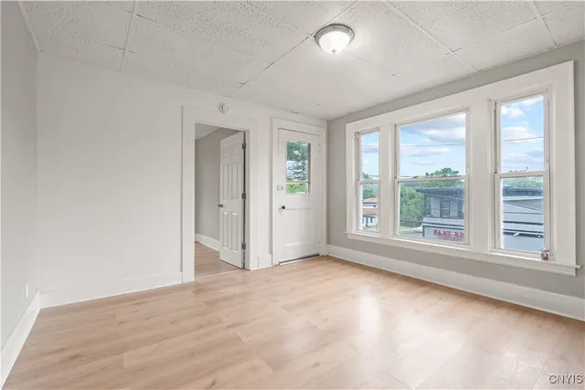 $1,600 | 712 Oak Street, Syracuse, NY 13203