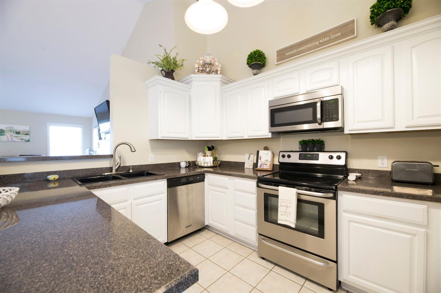 209 Ridgecrest Drive Lancaster, KY 40444 - Photo 11 of 36 The kitchen features gorgeous custom bui