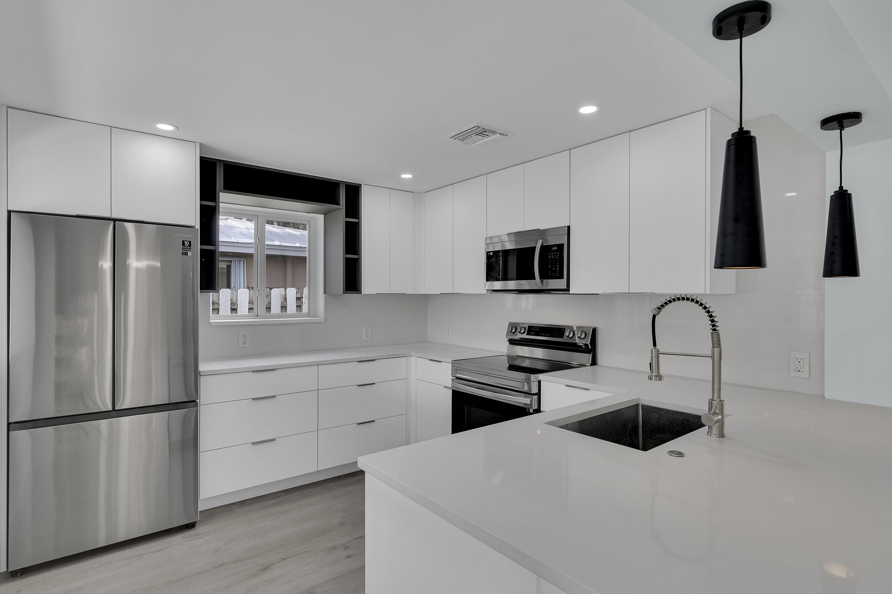 260 Northeast 28th Terrace Boca Raton, FL 33431 - Photo 13 of 40 camargo (51)