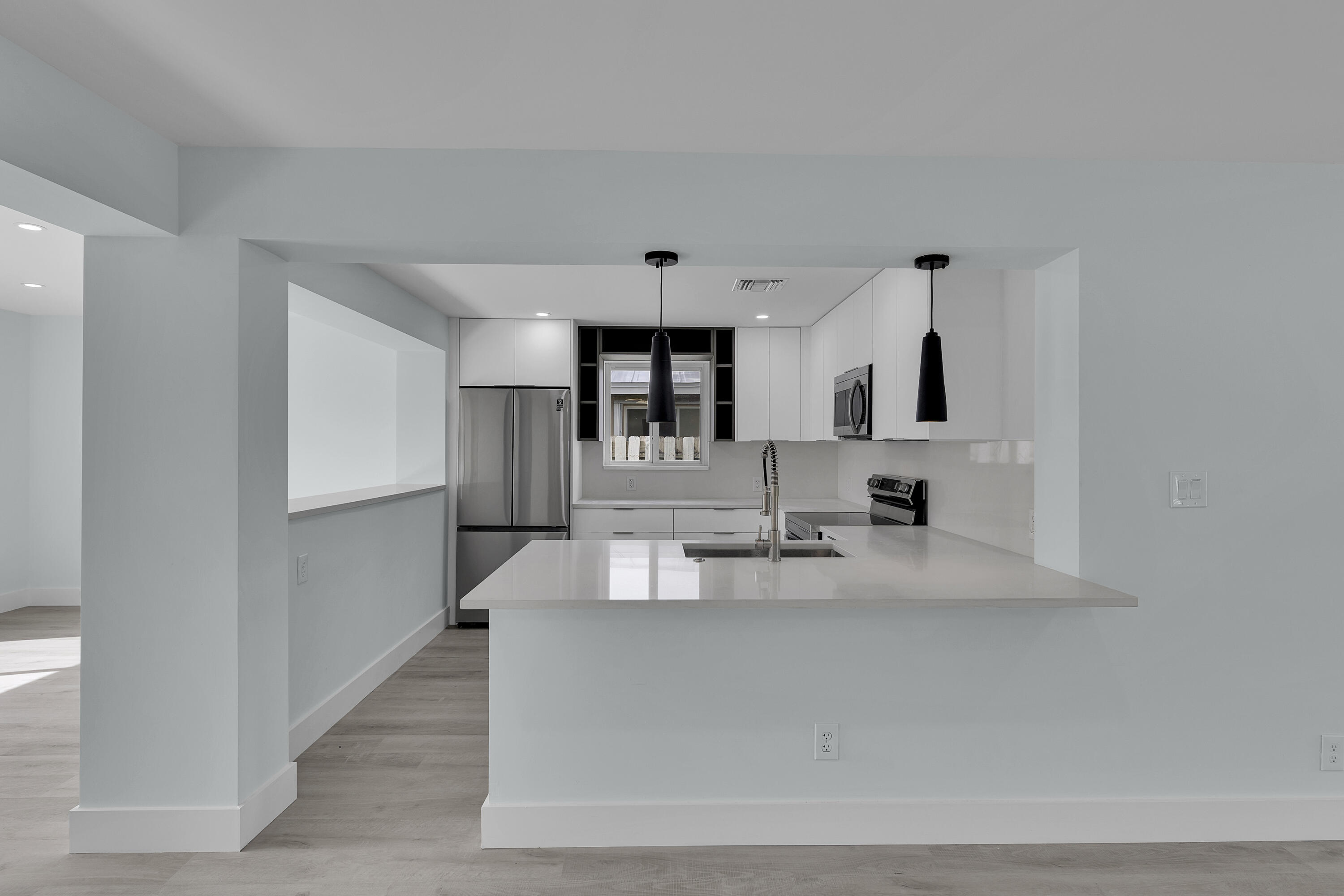 260 Northeast 28th Terrace Boca Raton, FL 33431 - Photo 3 of 40 camargo (41)