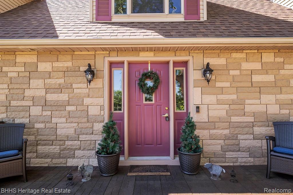 2682 East Maple Road Milford, MI 48381 - Photo 2 of 58 Gallery Image 2