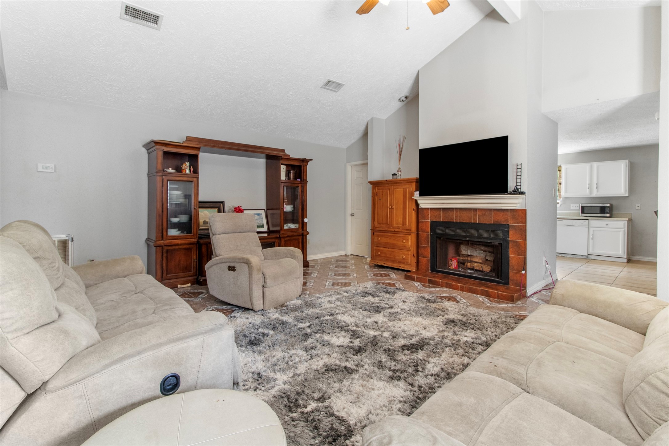 12147 Swords Creek Road Houston, TX 77067 - Photo 2 of 25