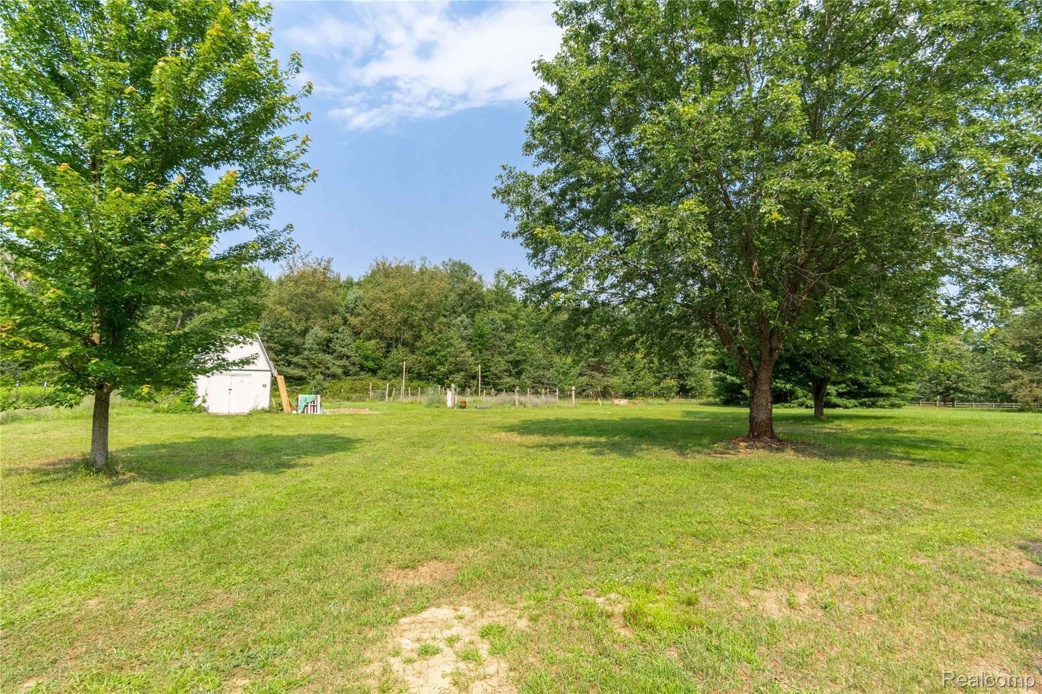 5048 Dutton Road Gregory, MI 48137 - Photo 6 of 6 Exteriors (14 of 17).jpg