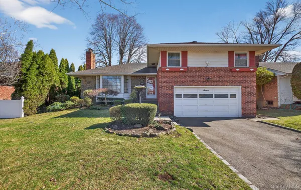 $1,229,999 | 7 Carling Drive, New Hyde Park, NY 11040