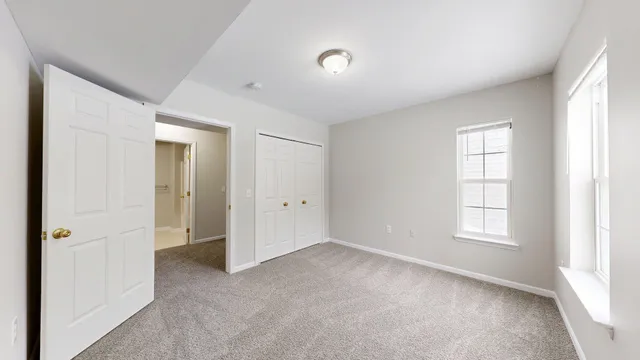 $2,400 | 2740 South Knightsbridge Circle, Ann Arbor, MI 48105