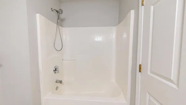 $2,200 | 2740 South Knightsbridge Circle, Ann Arbor, MI 48105