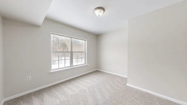 $2,400 | 2740 South Knightsbridge Circle, Ann Arbor, MI 48105