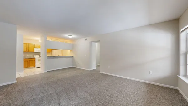 $2,200 | 2740 South Knightsbridge Circle, Ann Arbor, MI 48105