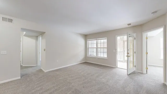 $2,400 | 2740 South Knightsbridge Circle, Ann Arbor, MI 48105