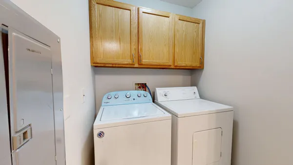 $2,200 | 2740 South Knightsbridge Circle, Ann Arbor, MI 48105