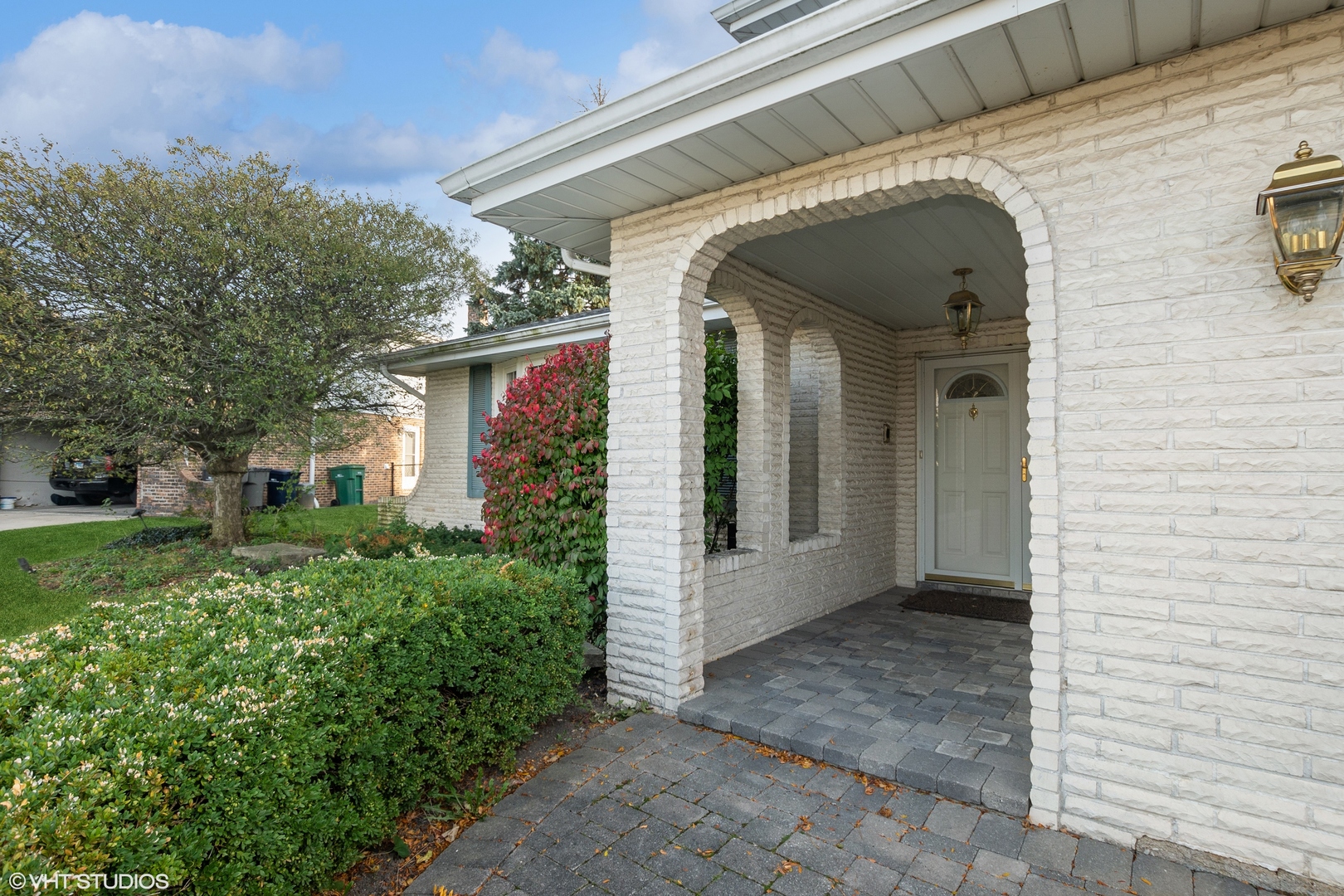 8669 Raintree Lane Orland Park, IL 60462 - Photo 2 of 25 a view of a house with a small entryway
