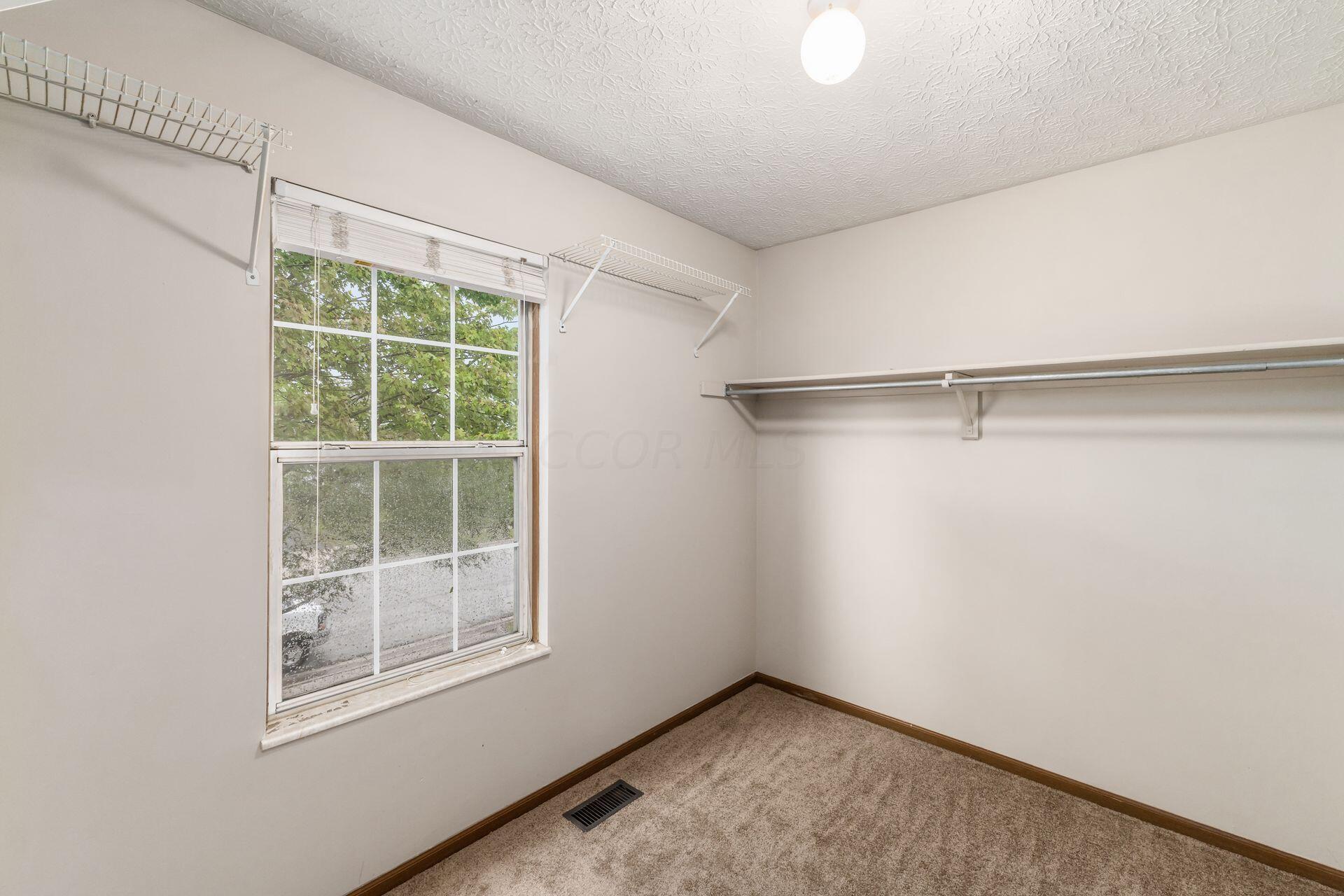 2888 Ambarwent Road Reynoldsburg, OH 43068 - Photo 26 of 29 024_- 2888 Amberwent Rd - 023