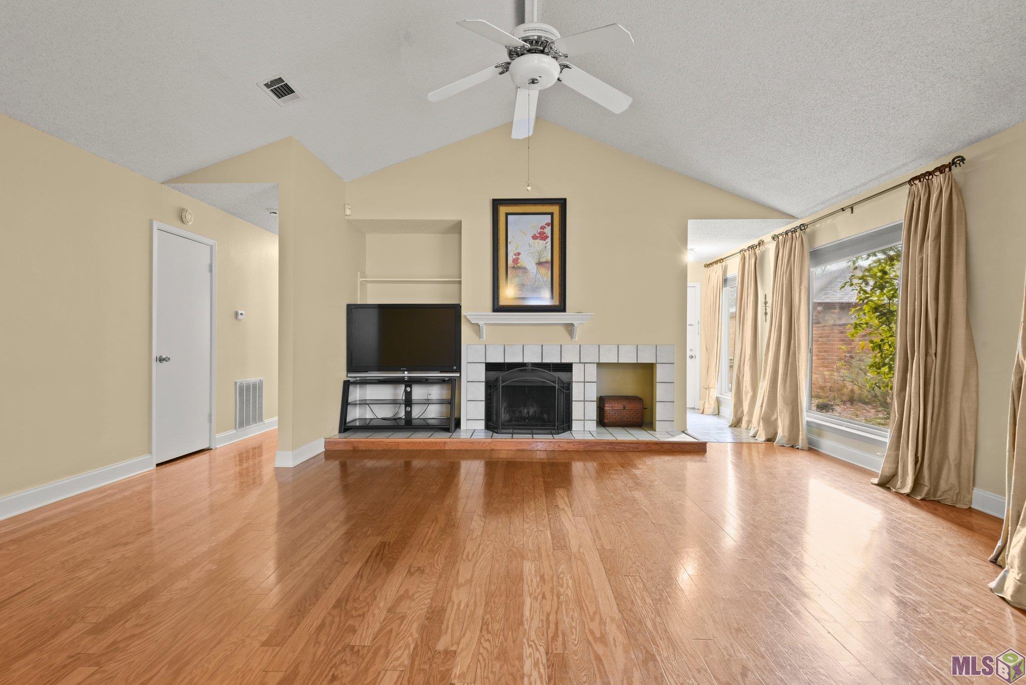 2471 Inverrary Drive Baton Rouge, LA 70816 - Photo 3 of 16 Gallery Image 3