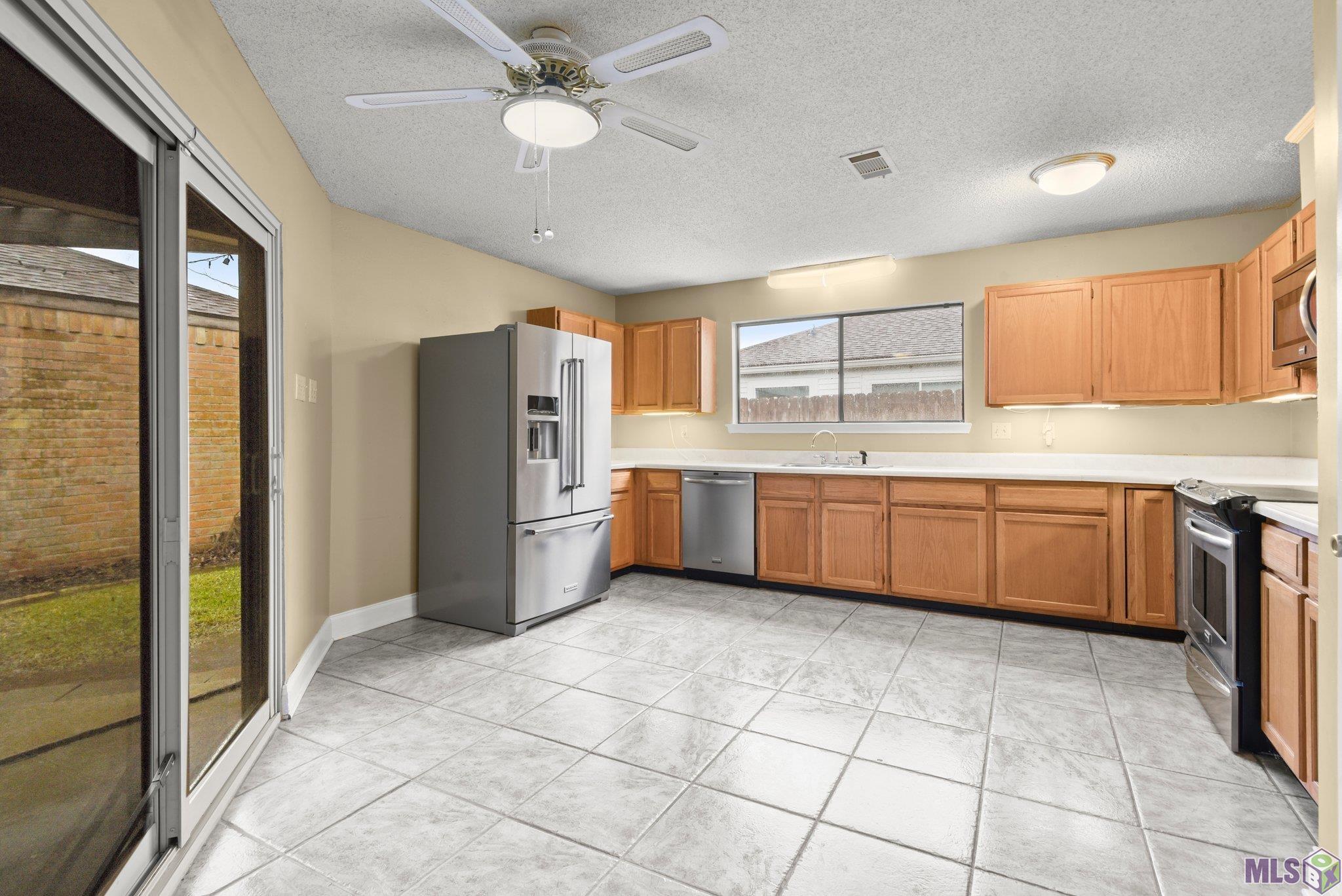 2471 Inverrary Drive Baton Rouge, LA 70816 - Photo 4 of 16 Gallery Image 4