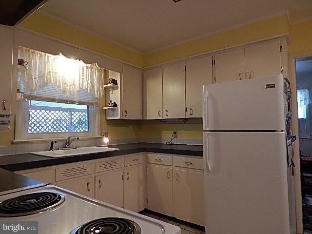 304 Reading Road Shippensburg, PA 17257 - Photo 11 of 29 Kitchen