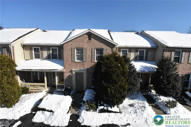 $260,000 | 573 Ponds Edge Lane, Unit A4, Allentown, PA 18104