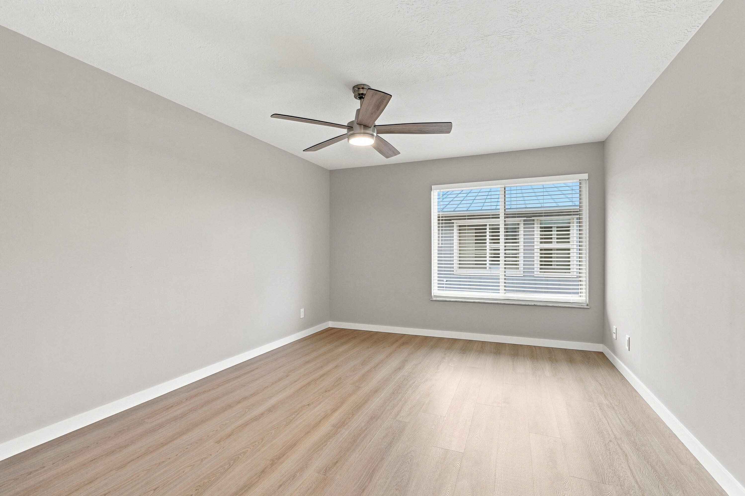 1180 Carlton Court, Unit 206A Fort Pierce, FL 34949 - Photo 13 of 22 13_dsc05930