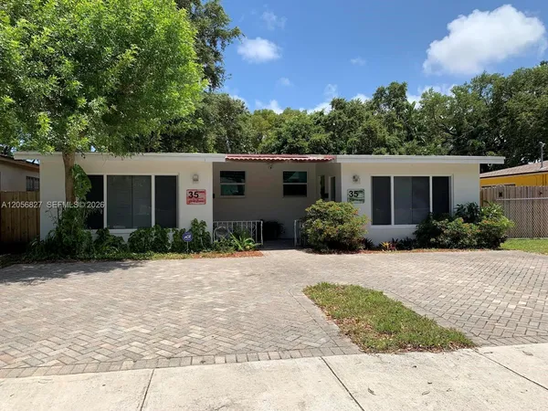 $2,200 | Southwest Lakes, Hallandale Beach, FL 33009