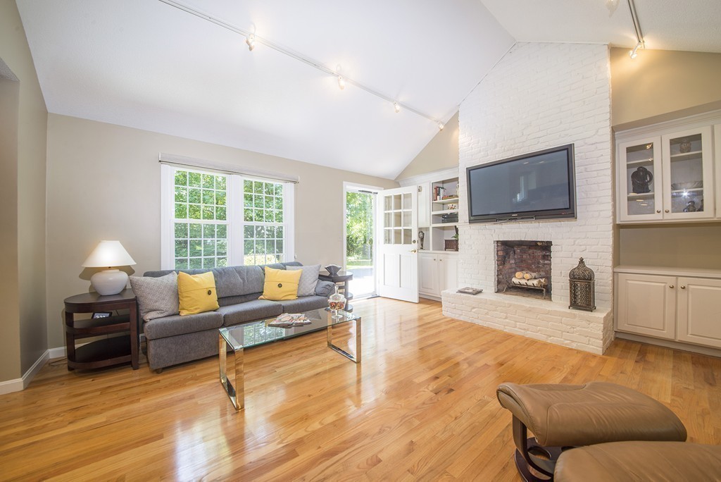 65 Metacomet Road Longmeadow, MA 01106 - Photo 7 of 30