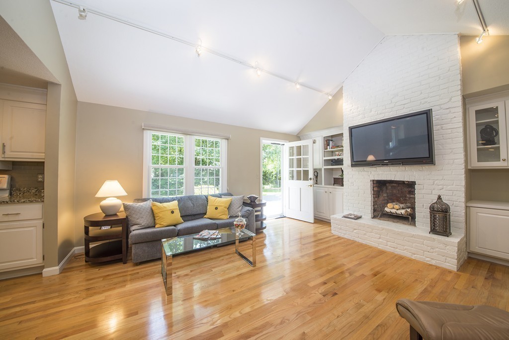 65 Metacomet Road Longmeadow, MA 01106 - Photo 9 of 30