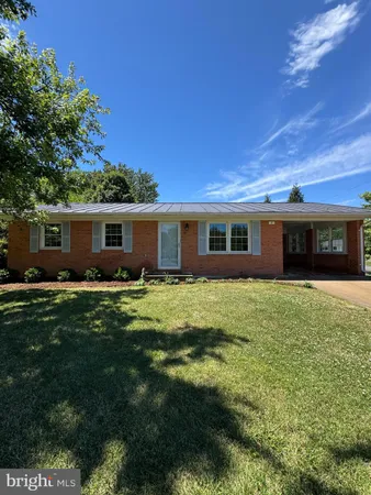 $260,000 | 2 Springcrest Drive, Luray, VA 22835