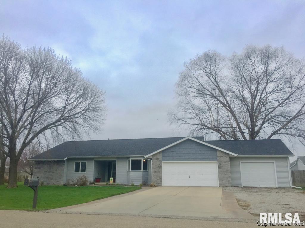 807 West Washington Street Athens, IL 62613 - Photo 1 of 36 Gallery Image 1