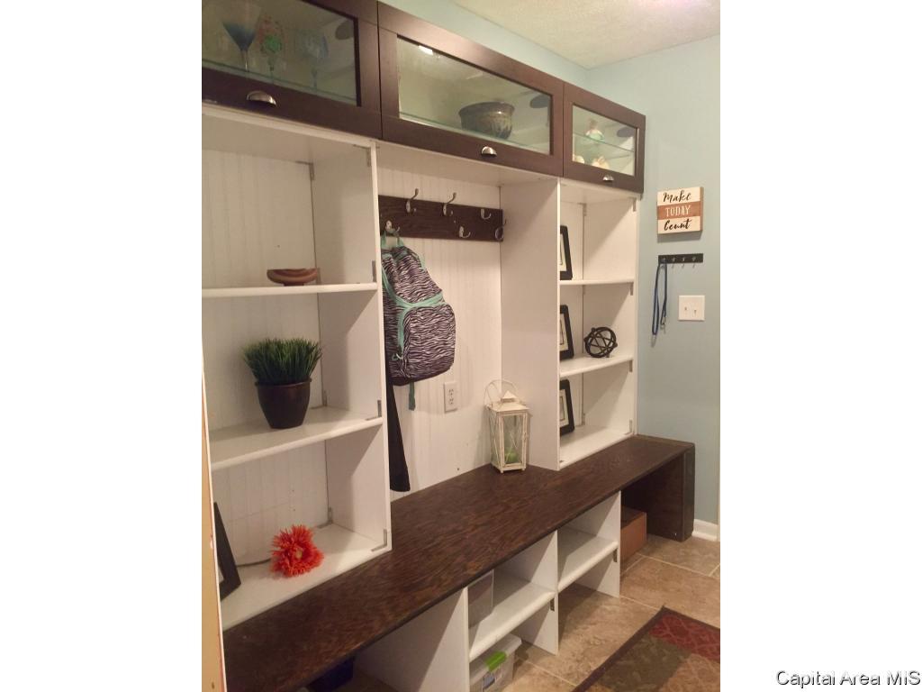 807 West Washington Street Athens, IL 62613 - Photo 14 of 36 Gallery Image 14