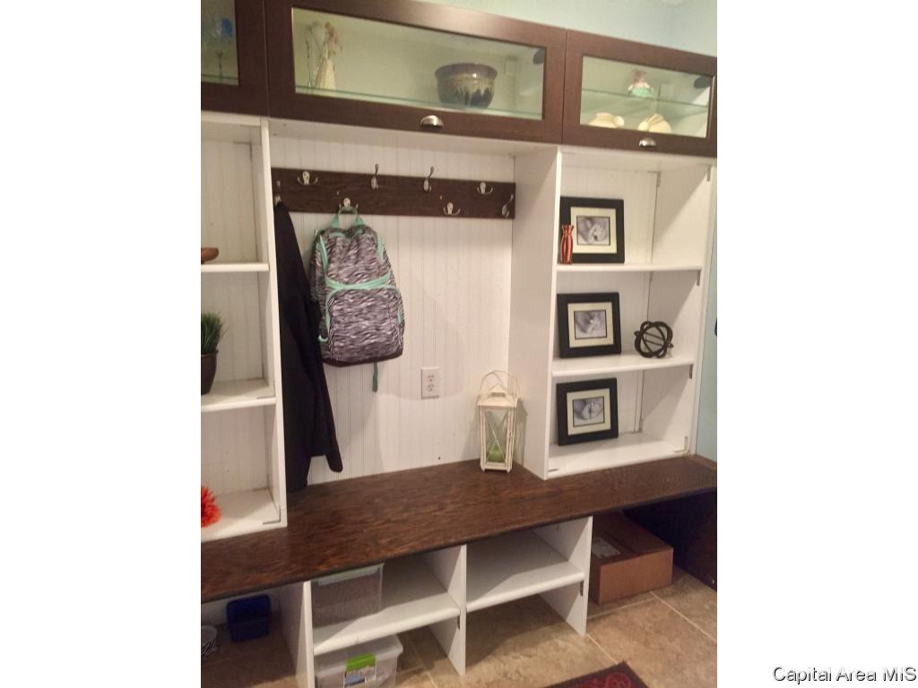 807 West Washington Street Athens, IL 62613 - Photo 15 of 36 Gallery Image 15