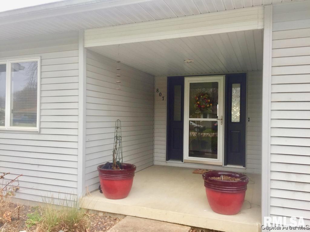 807 West Washington Street Athens, IL 62613 - Photo 2 of 36 Gallery Image 2