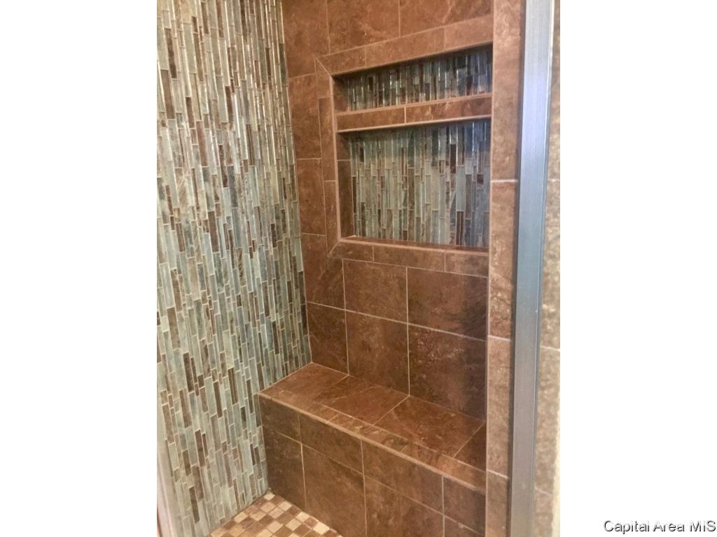 807 West Washington Street Athens, IL 62613 - Photo 23 of 36 Gallery Image 23