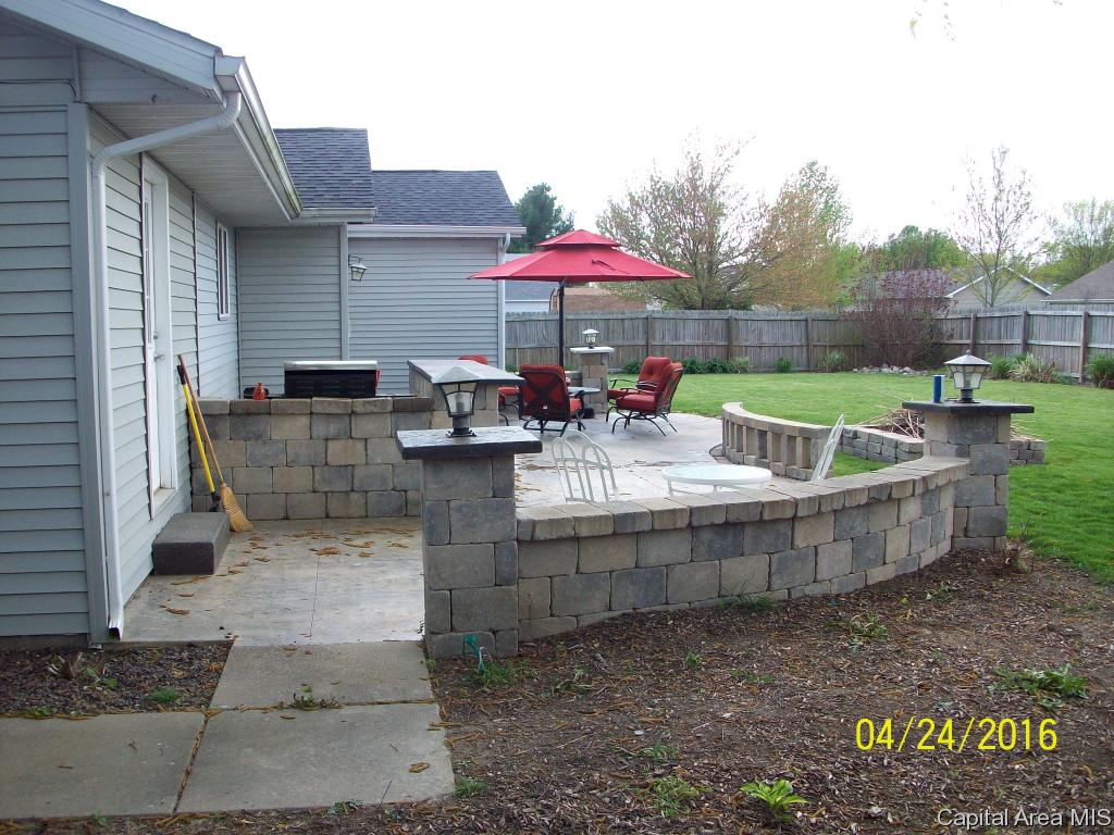 807 West Washington Street Athens, IL 62613 - Photo 35 of 36 Gallery Image 35