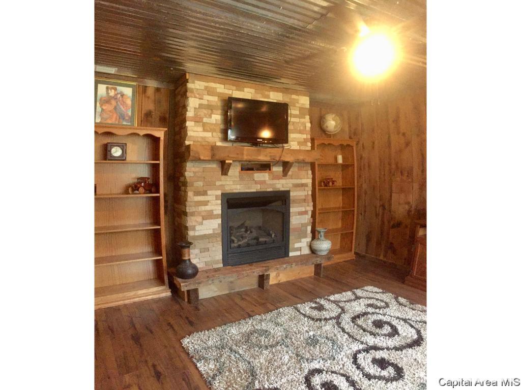 807 West Washington Street Athens, IL 62613 - Photo 4 of 36 Gallery Image 4