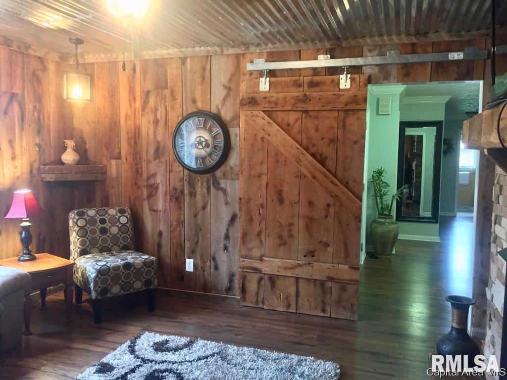 807 West Washington Street Athens, IL 62613 - Photo 5 of 36 Gallery Image 5