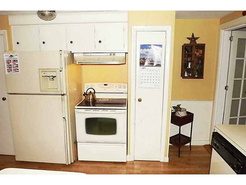 50 Williams Road Smithfield, RI 02917 - Photo 4 of 25 Kitchen.