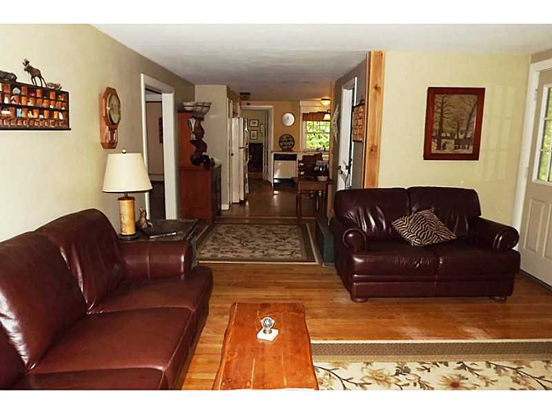 50 Williams Road Smithfield, RI 02917 - Photo 6 of 25 Living Room.