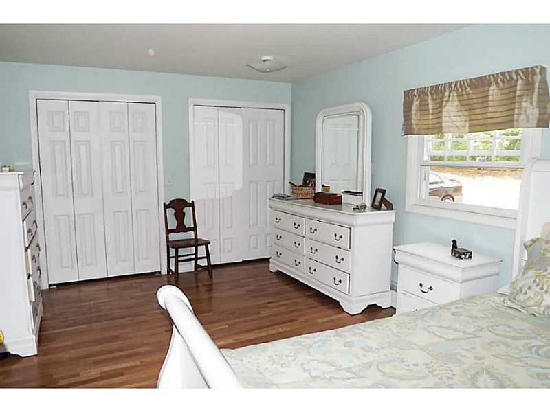 50 Williams Road Smithfield, RI 02917 - Photo 9 of 25 Master Bedroom.