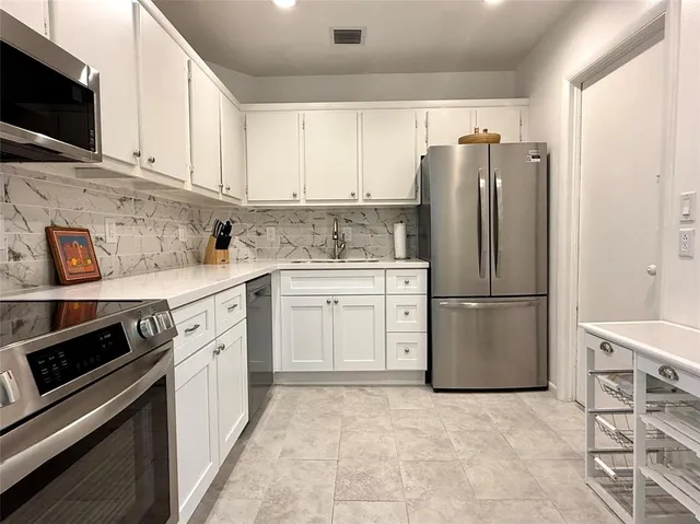 $269,900 | 669 West Oakland Park Boulevard, Unit 220B, Fort Lauderdale, FL 33309