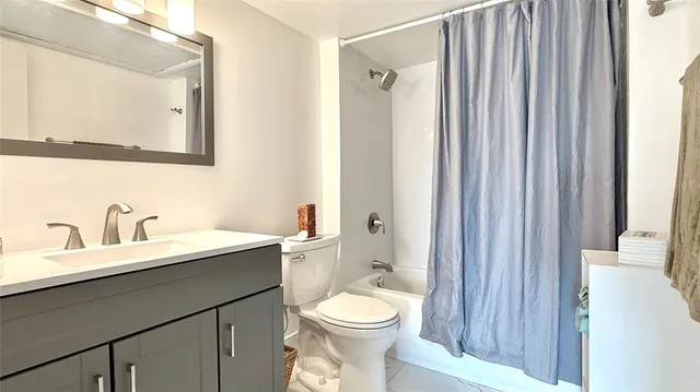 $269,900 | 669 West Oakland Park Boulevard, Unit 220B, Fort Lauderdale, FL 33309